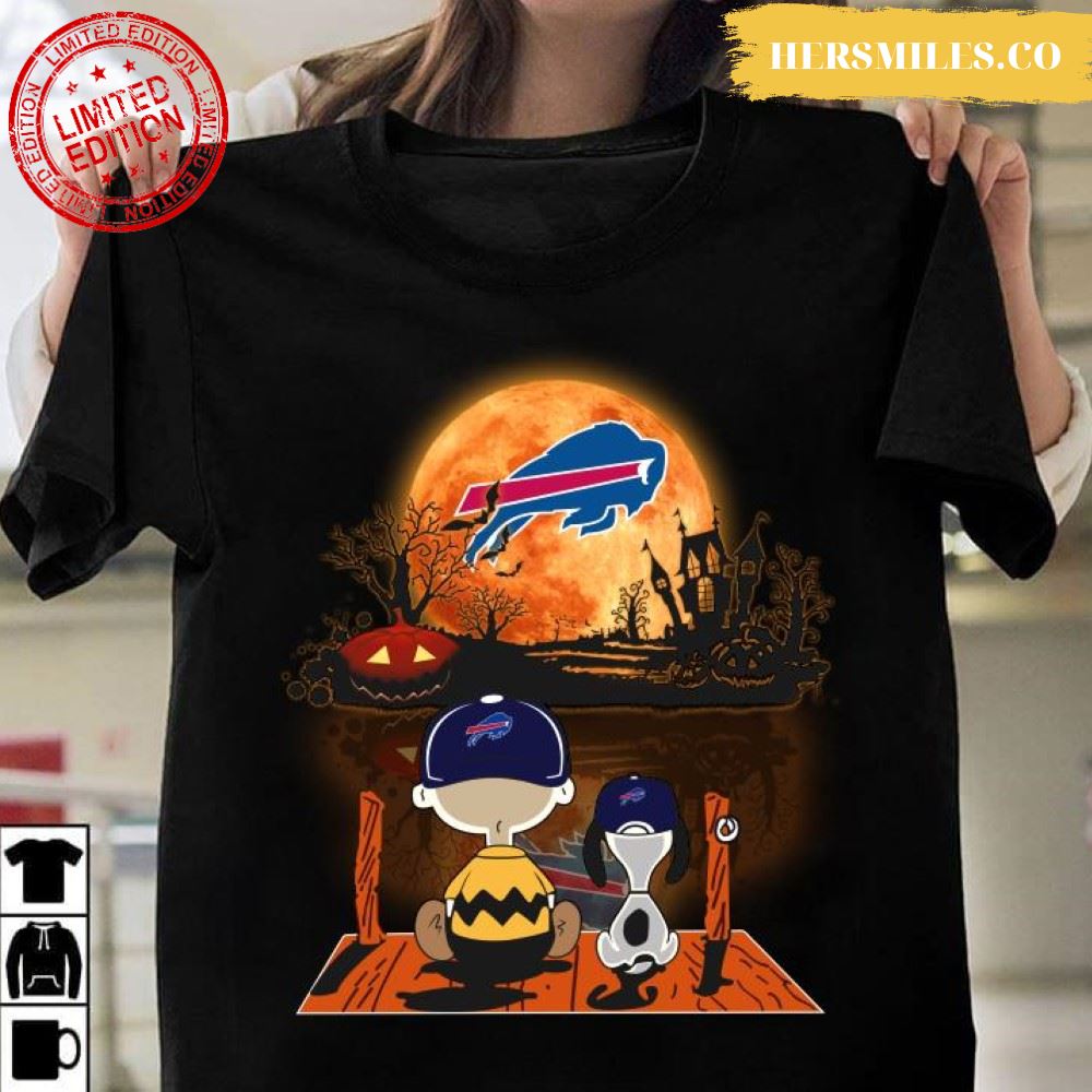 Charlie-Brown-And-Snoopy-Watching-Buffalo-Bills-Halloween-T-Shirt